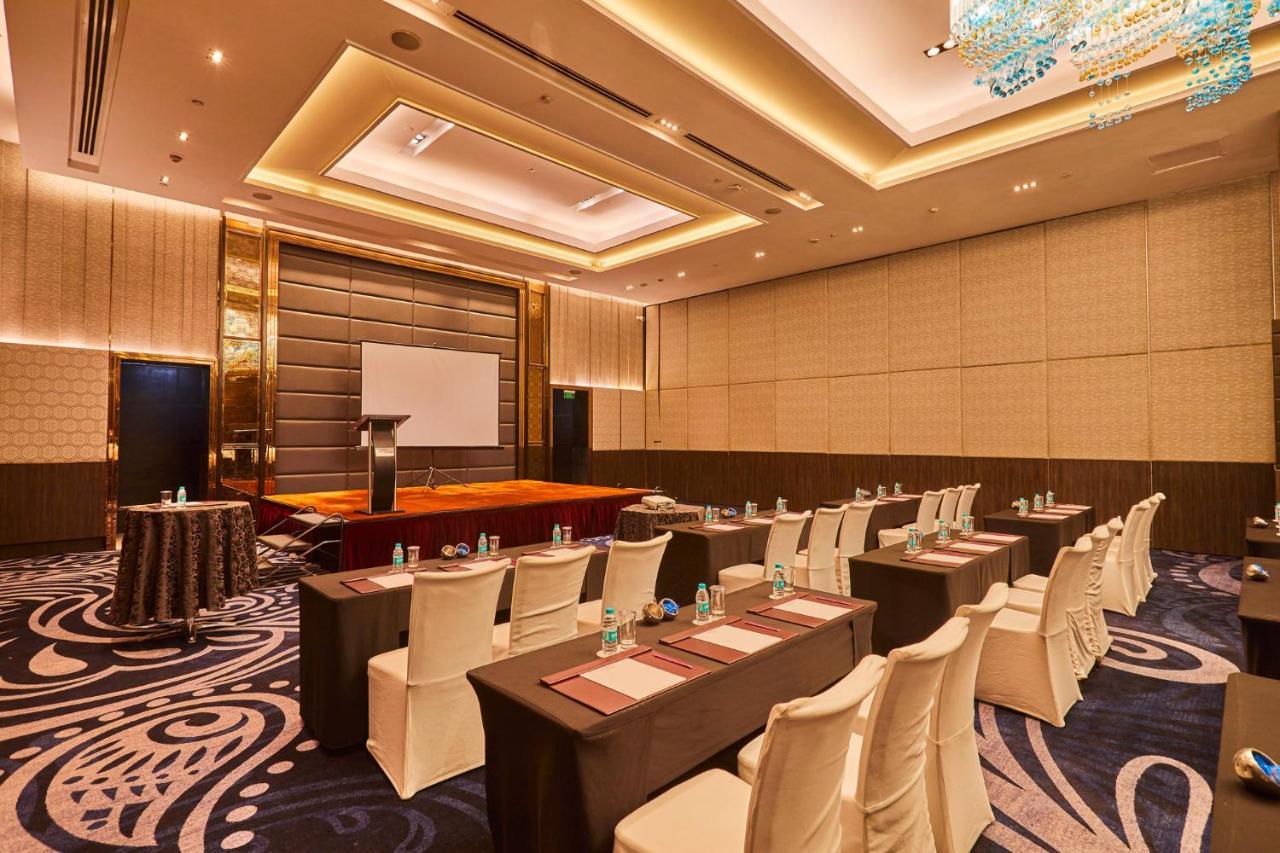 Готель Crowne Plaza New Delhi Rohini By Ihg Екстер'єр фото
